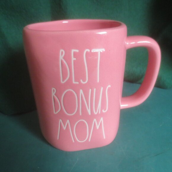 Brand New Rae Dunn 2.5 Cups Ceramic "Best Bonus Mom" Pink Cup Mug - Picture 1 of 8